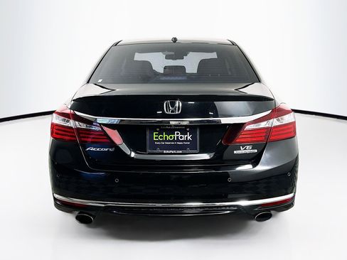 Used 2016 Honda Accord Touring image 7