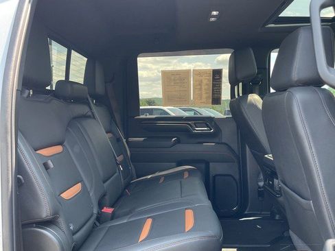 Used 2024 GMC Sierra 2500 AT4 w/ AT4 Premium Plus Package AWD/4WD image 16
