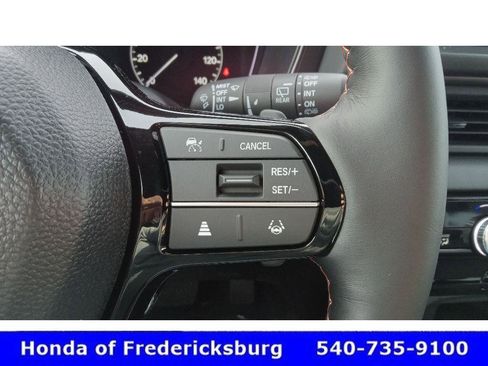 Certified 2025 Honda Pilot TrailSport image 28