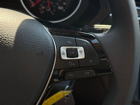 Used 2018 Volkswagen Tiguan S image 13