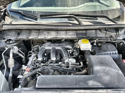 Used 2024 Nissan Pathfinder S AWD/4WD image 25