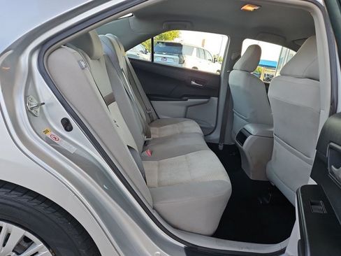Used 2012 Toyota Camry LE FWD image 16