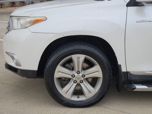 Used 2013 Toyota Highlander Limited image 8