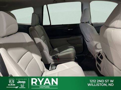 Used 2021 Honda Pilot Touring image 13