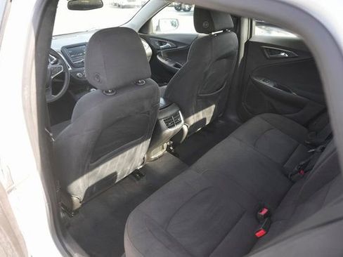 Used 2018 Chevrolet Malibu LT image 11