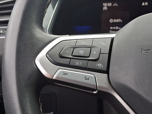 Used 2023 Volkswagen Tiguan SE AWD/4WD image 21