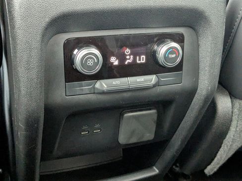 Used 2024 GMC Acadia Elevation image 16