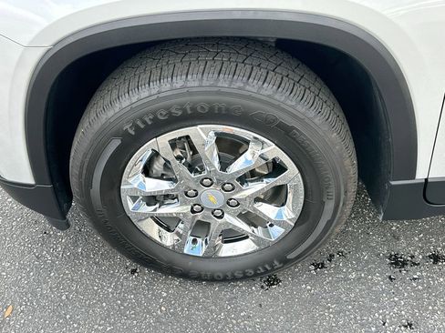 Used 2021 Chevrolet Traverse LS image 30