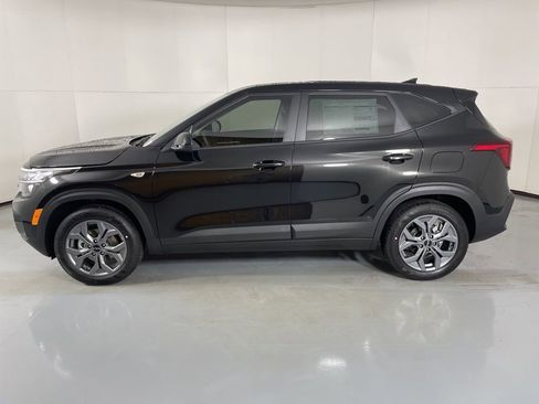 New 2026 Kia Seltos LX image 5