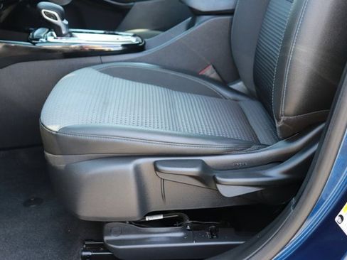 Used 2024 Chevrolet Trax LT FWD image 9