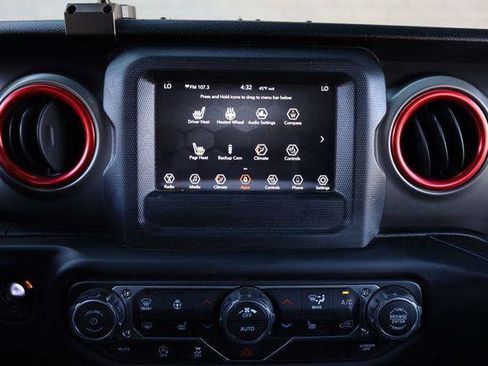 Used 2018 Jeep Wrangler Unlimited Sport S AWD/4WD image 40