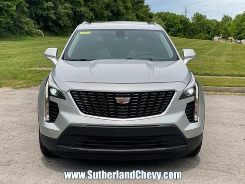 Used 2019 Cadillac XT4 Luxury w/ Cold Weather Package AWD/4WD image 2