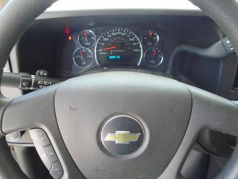 Used 2019 Chevrolet Express 4500 w/ RV Package image 16