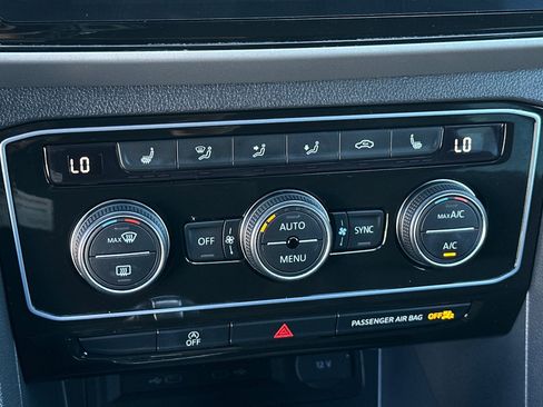 Certified 2022 Volkswagen Atlas Cross Sport SE image 21