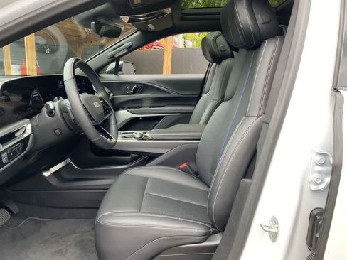 Certified 2025 Cadillac Lyriq Luxury AWD/4WD image 14