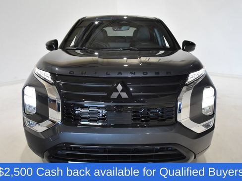 New 2026 Mitsubishi Outlander LE FWD image 2