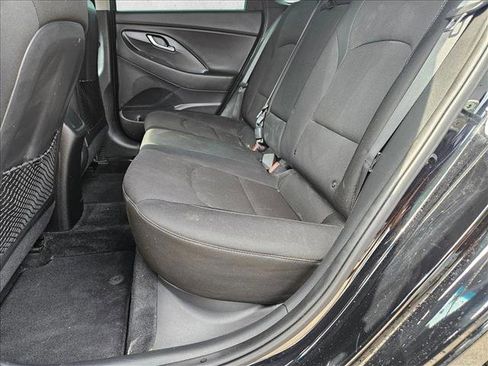 Used 2018 Hyundai Elantra GT image 17