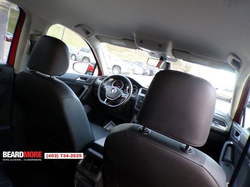 Used 2019 Volkswagen Tiguan SE image 32