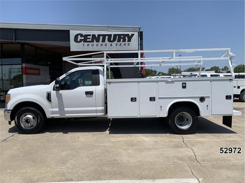 Used 2017 Ford F350 XL w/ Power Equipment Group RWD image 4