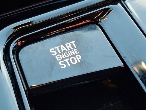 Used 2025 BMW 530i xDrive w/ M Sport Package image 26