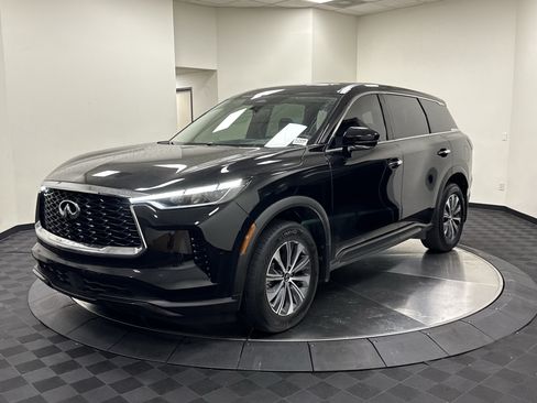 Certified 2025 INFINITI QX60 Pure FWD image 3
