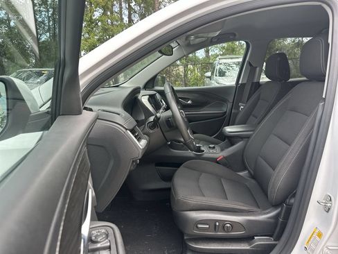 Used 2023 GMC Terrain SLE w/ Driver Convenience Package AWD/4WD image 2