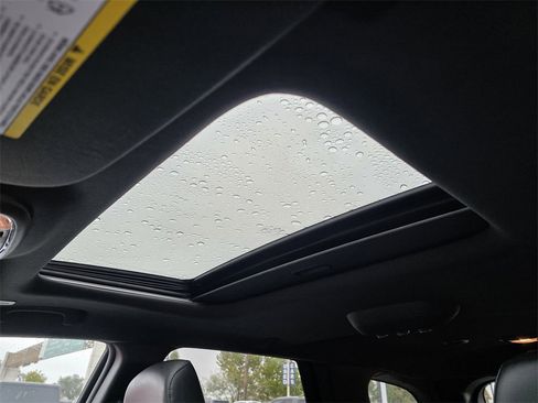 Used 2023 Dodge Durango R/T image 21