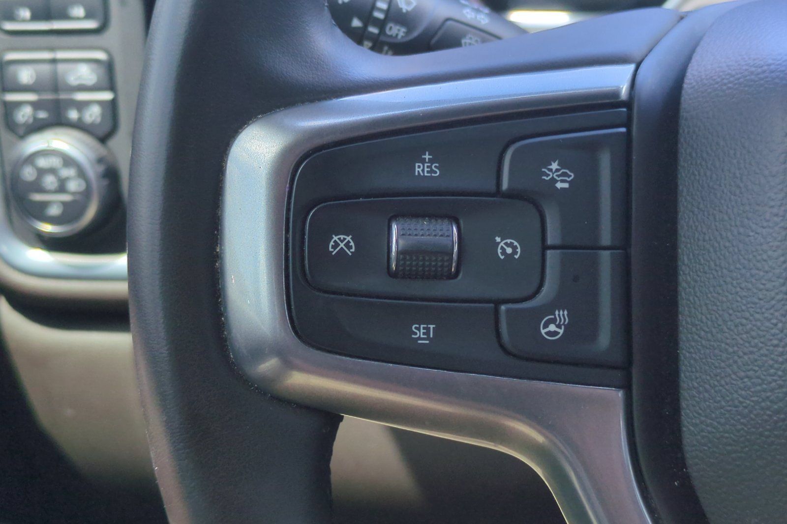 Used 2023 Chevrolet Silverado 2500 LTZ AWD/4WD image 35