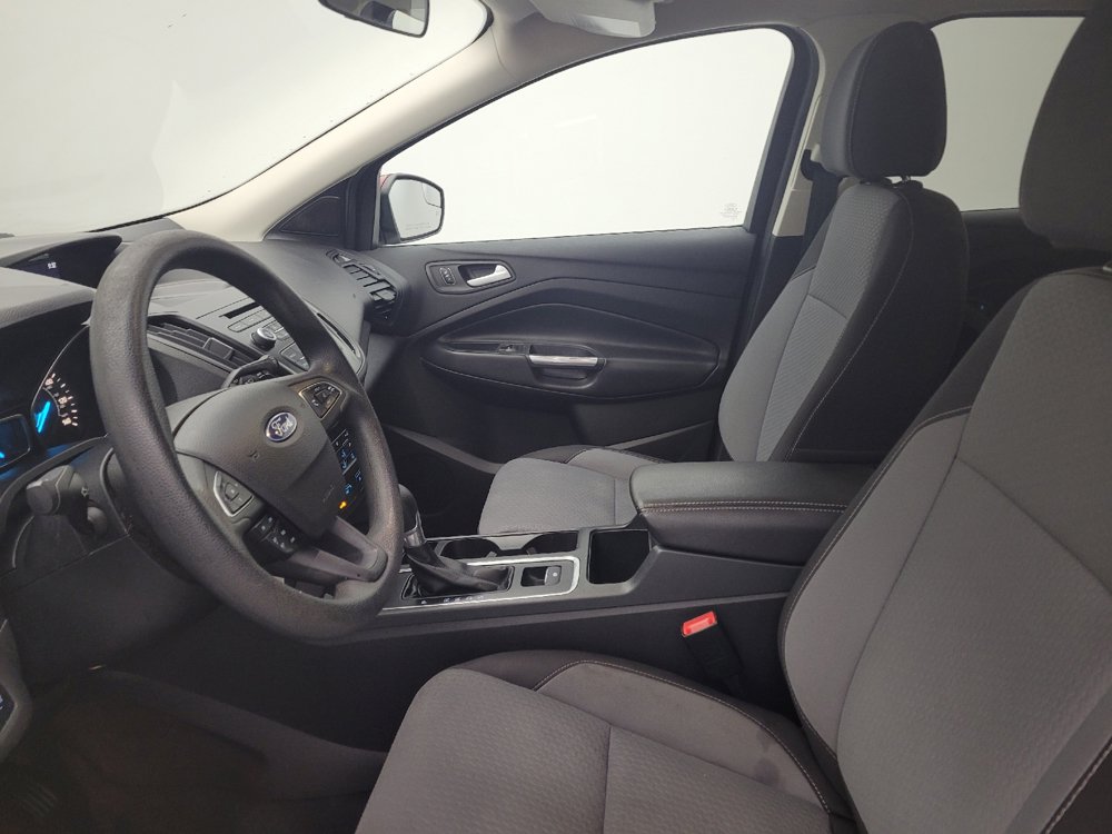 Used 2017 Ford Escape SE w/ SE Cold Weather Package FWD image 17