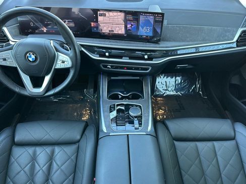 Used 2023 BMW X7 xDrive40i w/ Premium Package image 16