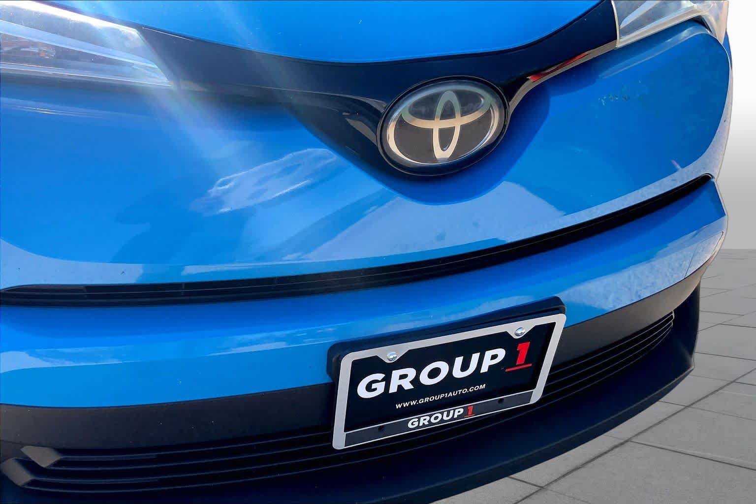 Used 2019 Toyota C-HR XLE FWD image 29