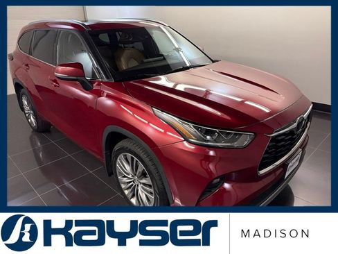 Used 2020 Toyota Highlander Platinum AWD/4WD image 1