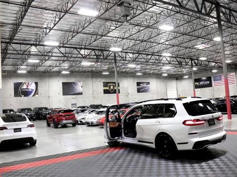 Used 2021 BMW X7 xDrive40i w/ M Sport Package image 15