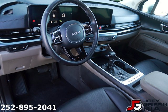 Certified 2026 Kia Carnival FWD image 12