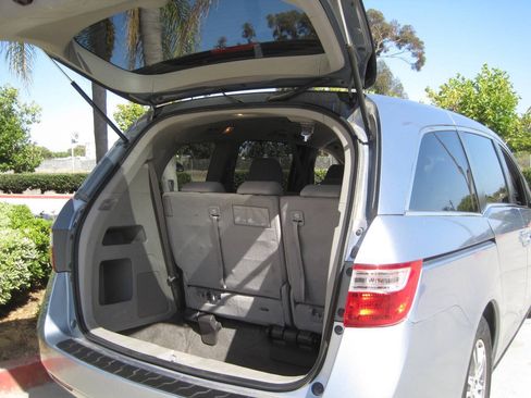 Used 2012 Honda Odyssey EX image 17