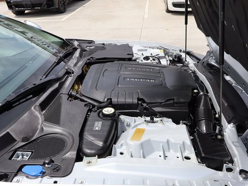 Used 2010 Jaguar XK Coupe RWD image 38