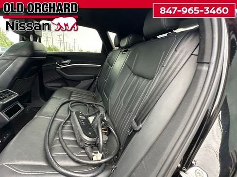 Used 2022 Audi e-tron S Premium Plus image 9