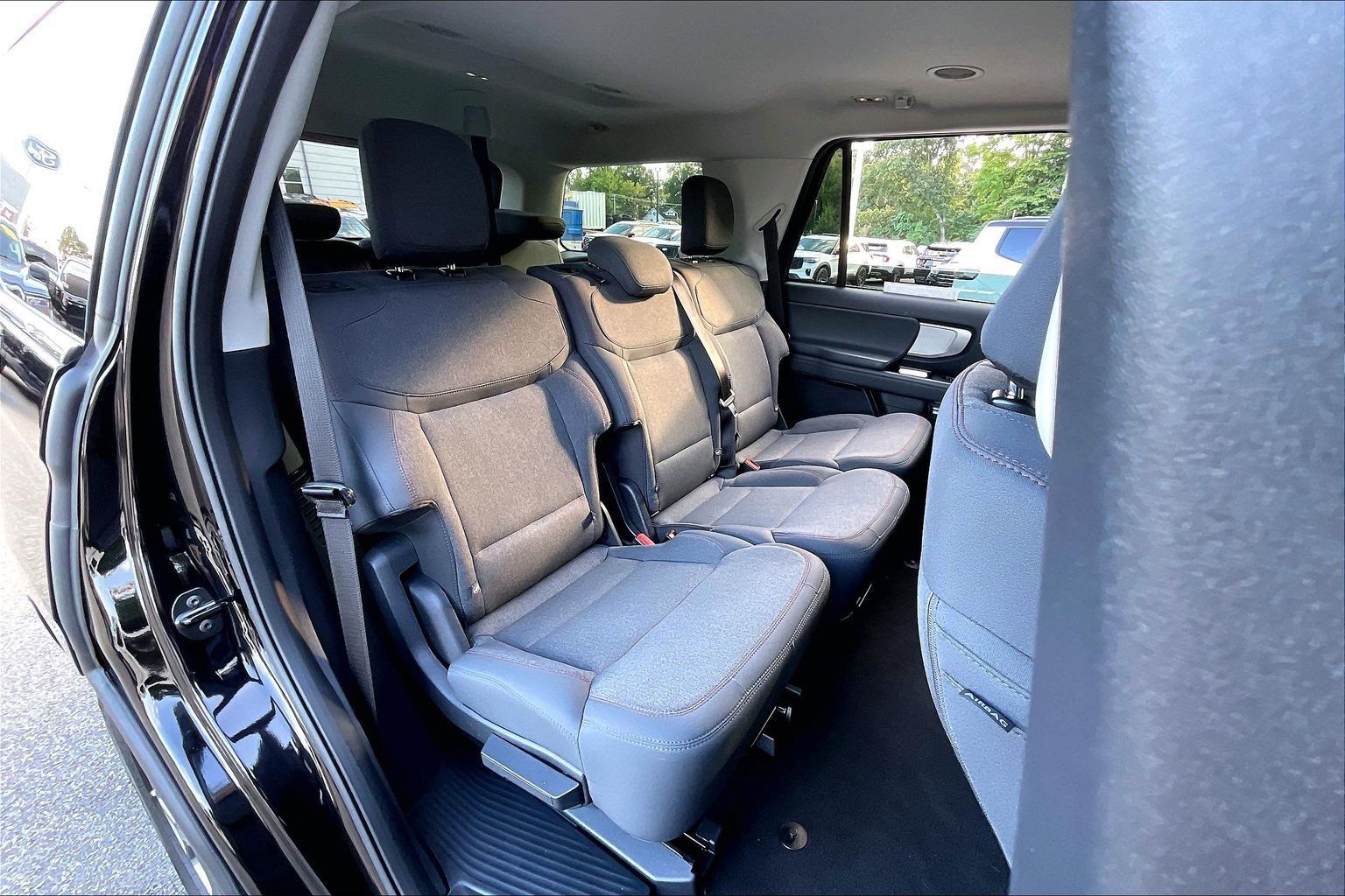 Used 2025 Ford Expedition Active AWD/4WD image 27