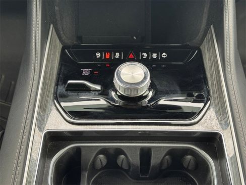 Used 2022 Jeep Wagoneer Series II w/ Rear Seat Video Group 1 image 18