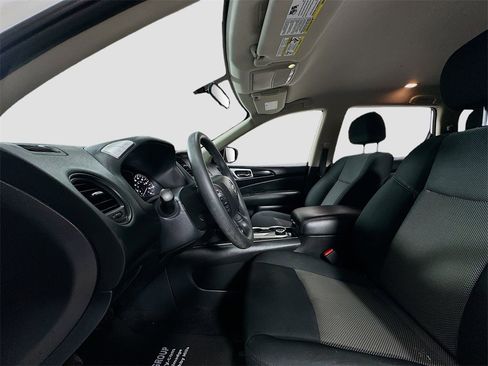 Used 2018 Nissan Pathfinder S image 20