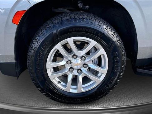 Used 2023 Chevrolet Tahoe LT w/ Luxury Package image 32