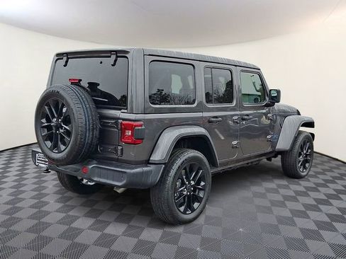 Used 2025 Jeep Wrangler Unlimited Sahara w/ Safety Group image 7