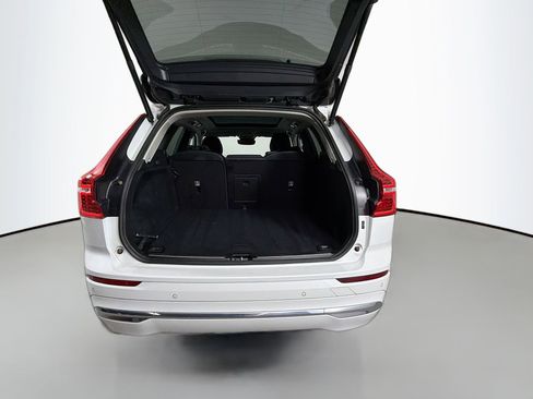 Used 2023 Volvo XC60 B5 Plus w/ Climate Package FWD image 25