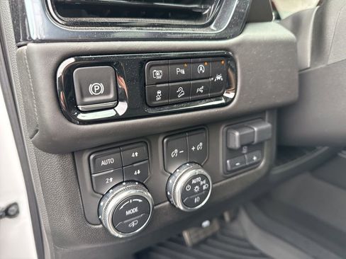 Used 2025 GMC Yukon AT4 Ultimate image 27