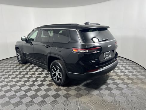 Used 2025 Jeep Grand Cherokee L Limited AWD/4WD image 3