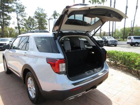 Certified 2025 Ford Explorer Active w/ Active Comfort Package RWD image 27
