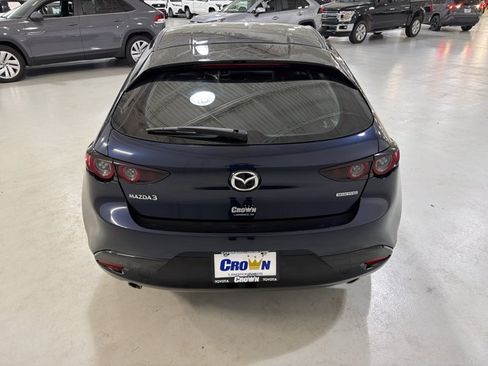Used 2019 MAZDA MAZDA3 Hatchback FWD image 8