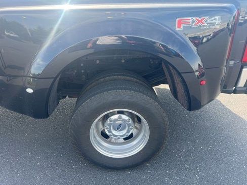 Used 2023 Ford F350 Lariat w/ Chrome Package AWD/4WD image 6