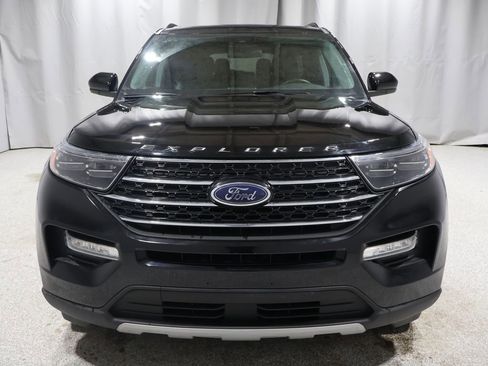 Used 2023 Ford Explorer XLT w/ Equipment Group 202A image 8