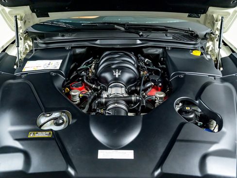 Used 2018 Maserati GranTurismo Sport image 32